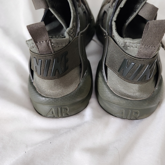 Nike Air Sneaker men's size 8 Moss Green Huarache Run - Picture 4 of 16